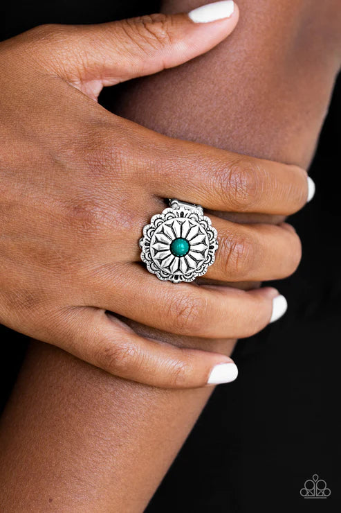Daringly Daisy Green Ring