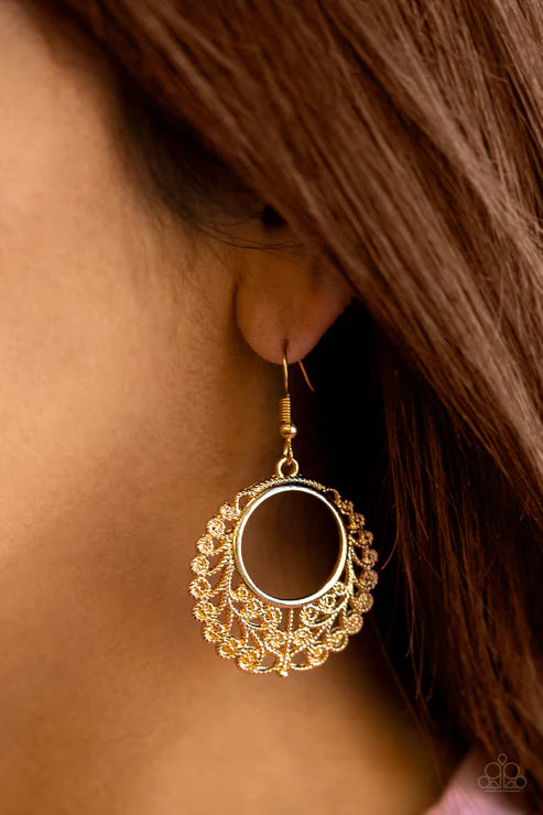 Grapevine Glamorous Gold Earring
