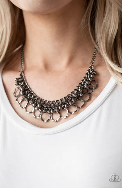 Ring Leader Radiance Black Necklace
