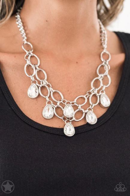 Show-Stopping Shimmer White Necklace
