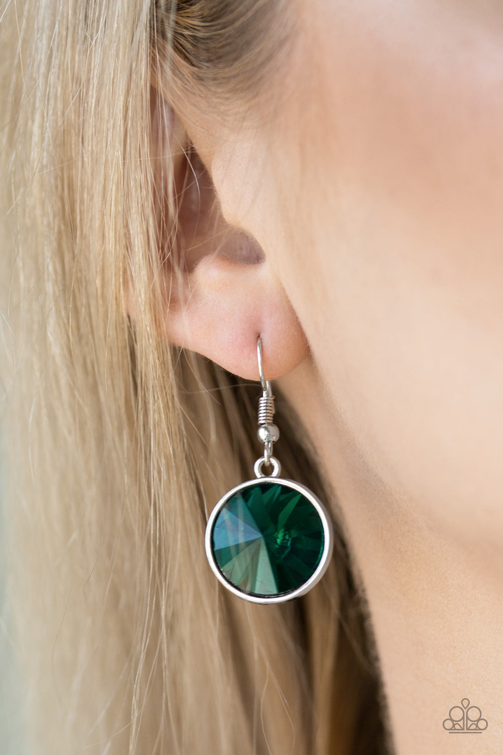 She Sparkles On Green Necklace