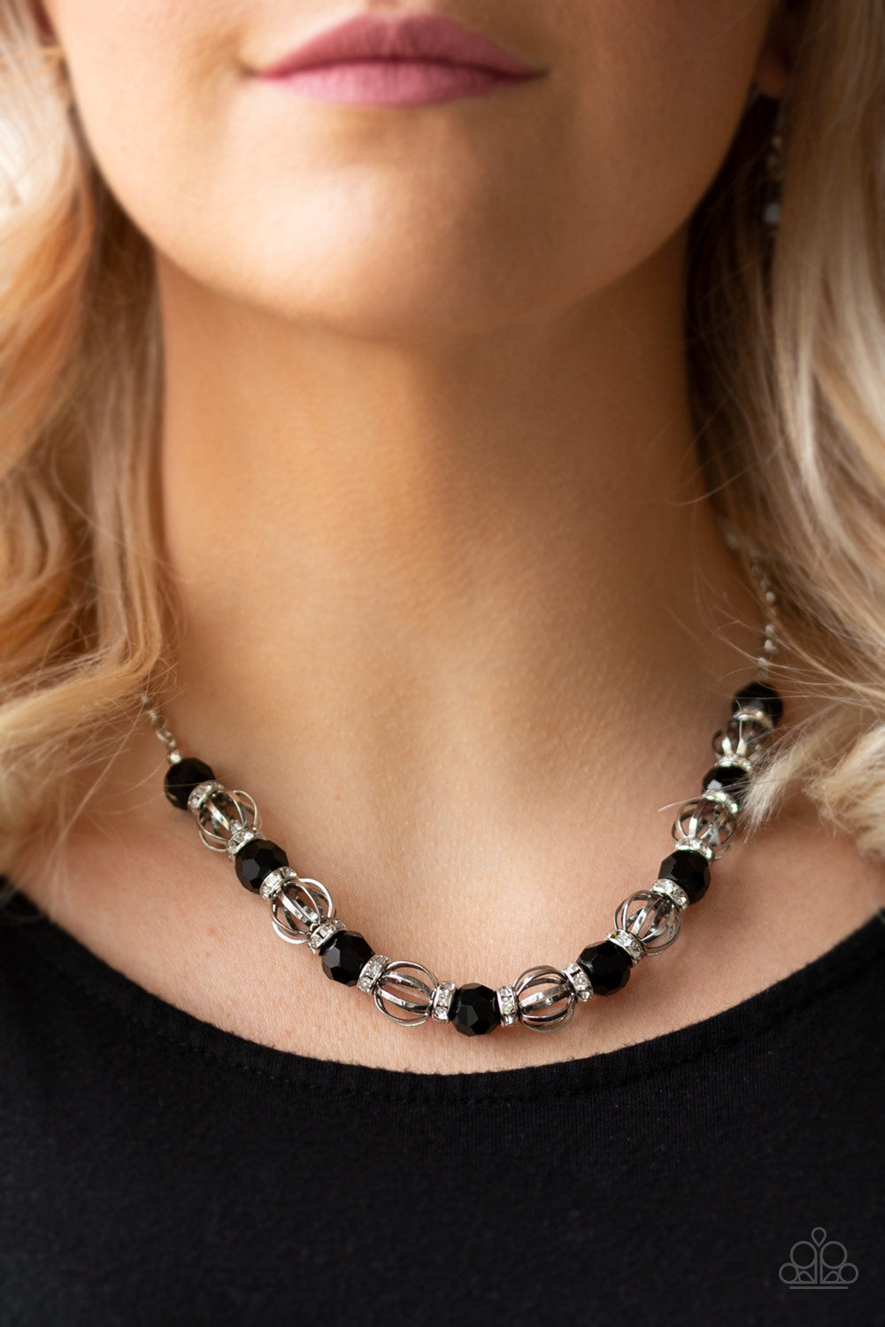 Metro Majestic Black Necklace