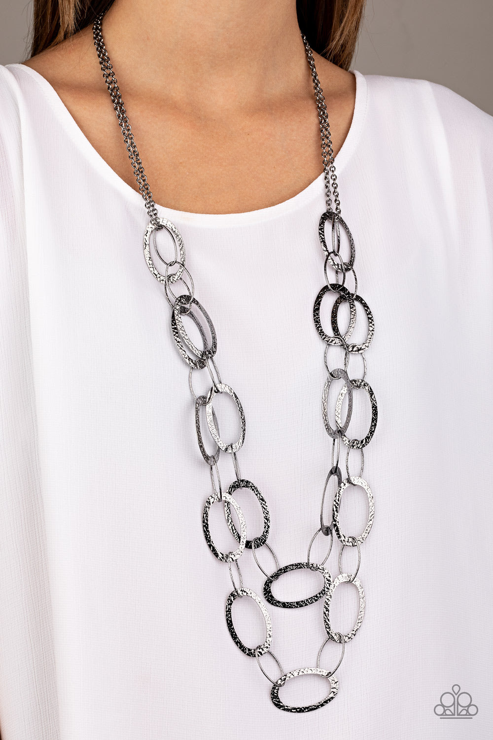 Glimmer Goals Black Necklace