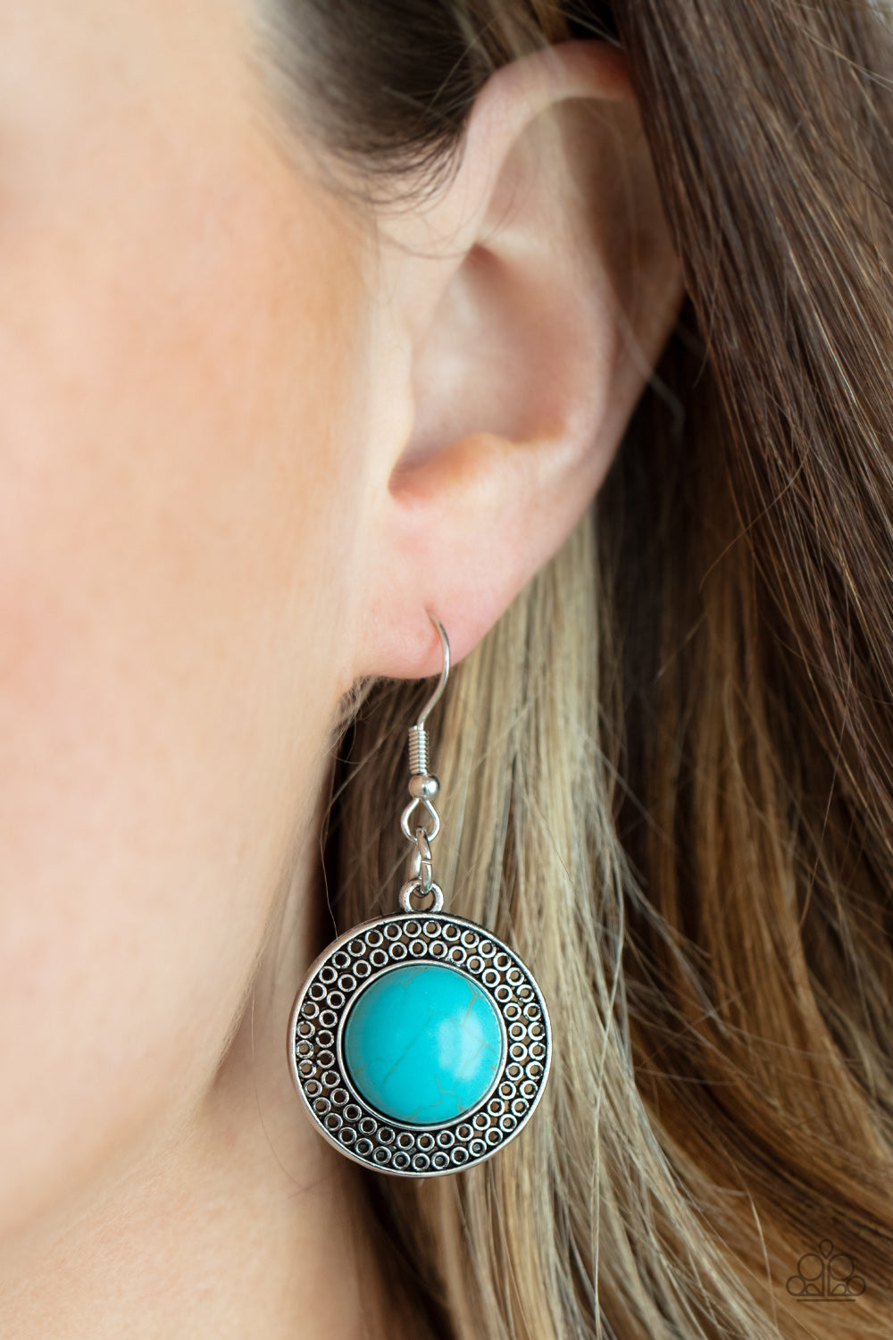 Circle The Wagons Blue Necklace