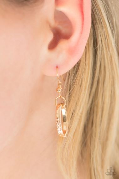 Very Avante-Garde Gold Necklace