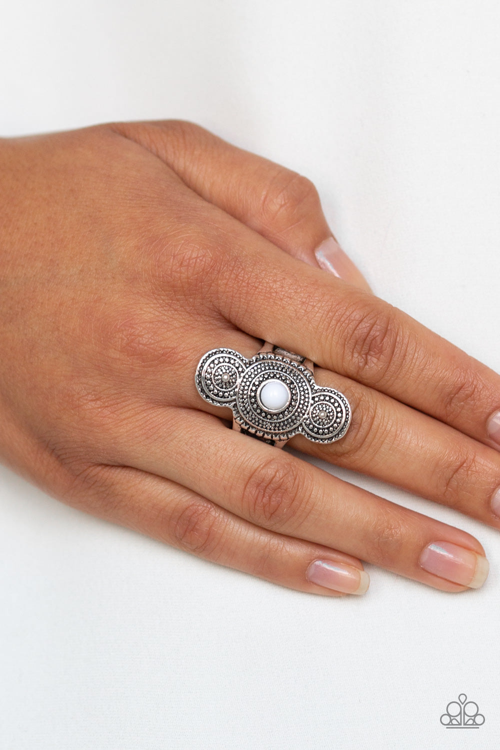 Desert Mandias White Ring