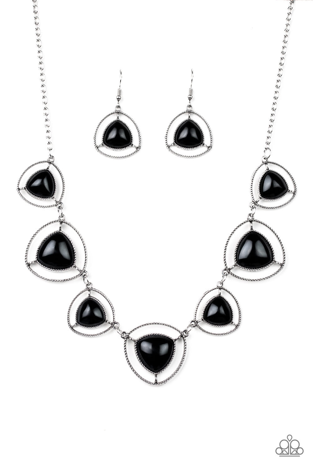 Make A Point Black Necklace