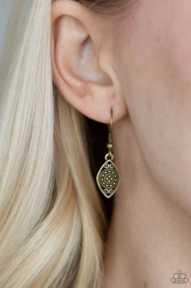 Make Yourself At HOMESTEAD Brass Necklace