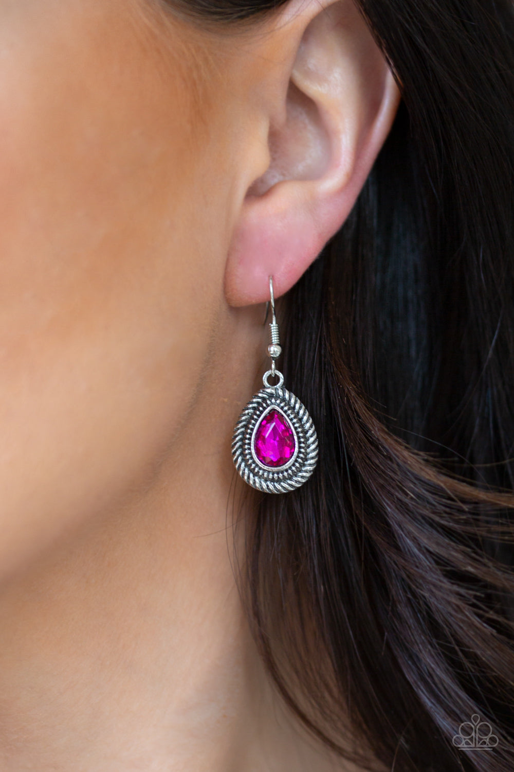 Sheen Queen Pink Necklace