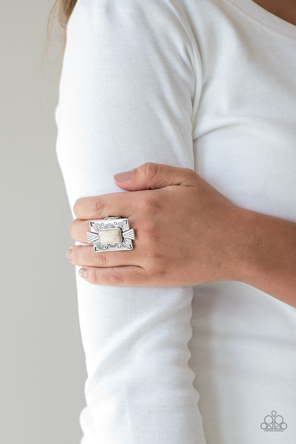 So Smithsonian White Ring