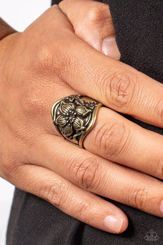 Hibiscus Harbor Brass Ring