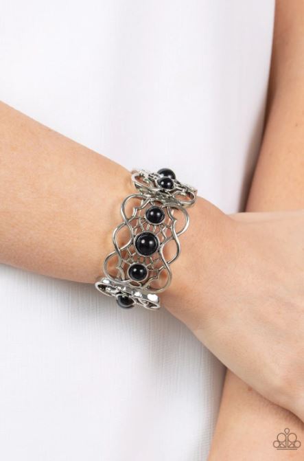 Very Versailles Black Bracelet