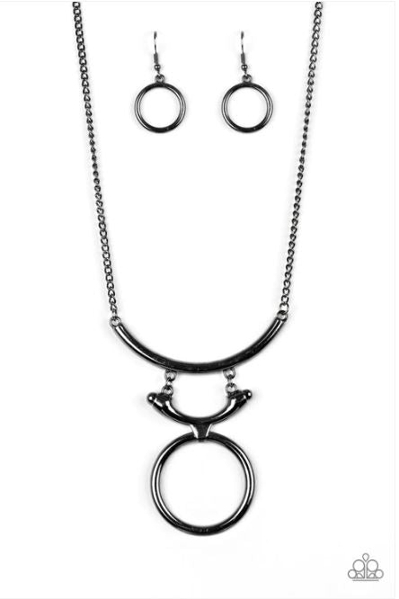 Walk Like An Egyptian Black Necklace